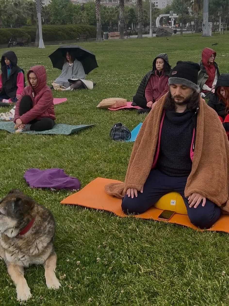 Kahvesine Yoga Fotoğrafı 12